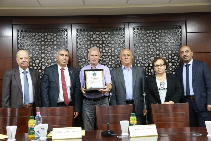 الكلية العصرية الجامعية تستضيف خبير اوكراني في القانون الدولي