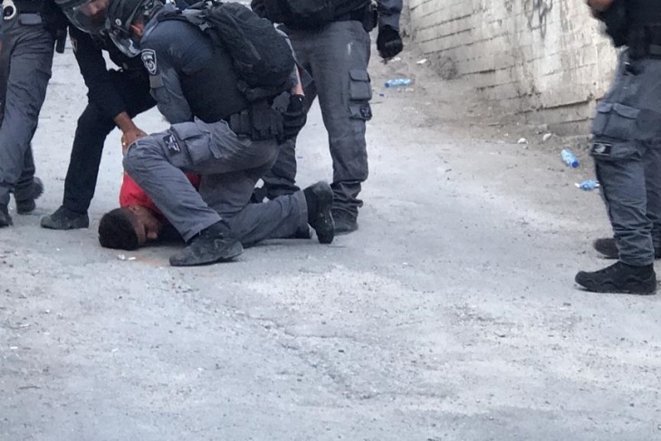 اصابات- الاحتلال يعتقل طفلا من داخل مدرسة بالقدس