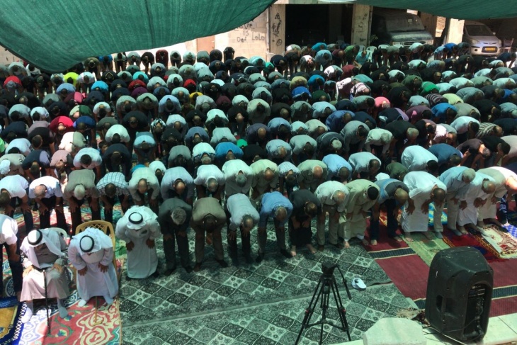 المقدسيون يؤدون صلاة الجمعة في بلدتي صور باهر وسلوان