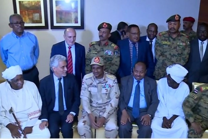 &quot;ابو مازن&quot; يرحب- اتفاق حول اقتسام السلطة في السودان