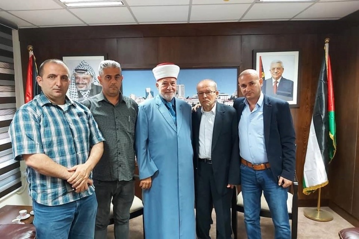 ابو بكر والمفتي صلاح يؤكدان أهمية إبقاء قضية الاسرى على سلم الأولويات
