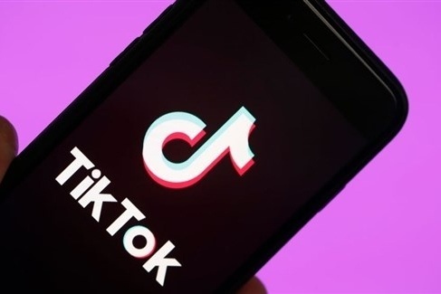 هل يصل تطبيق TikTok إلى كل ما تنسخه في هاتف آيفون؟