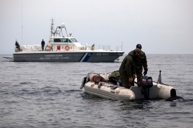 مصرع 82 مهاجرا إثر غرق سفينة قبالة سواحل تونس