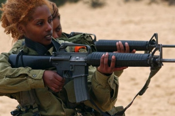 ازمة في جيش الاحتلال بعد إهانة مجندة اثيوبية