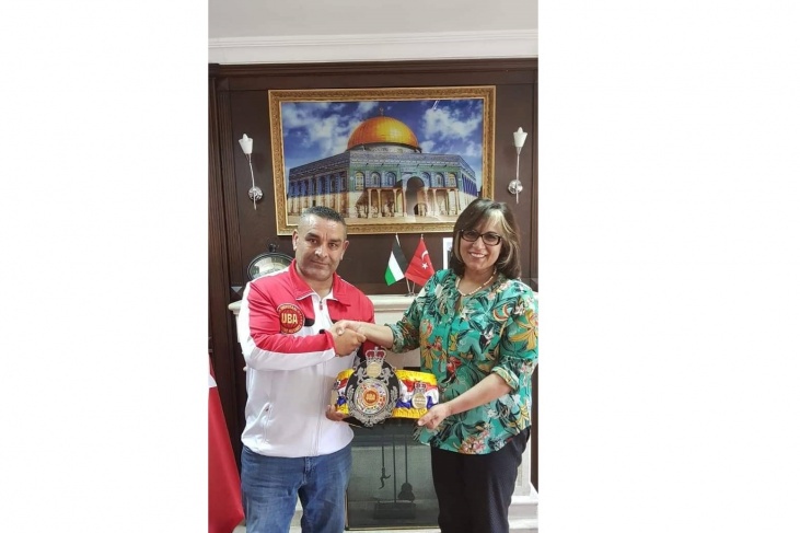 ملاكم تركي يهدي فوزه ببطولة الملاكمة الاوروبية للشعب الفلسطيني