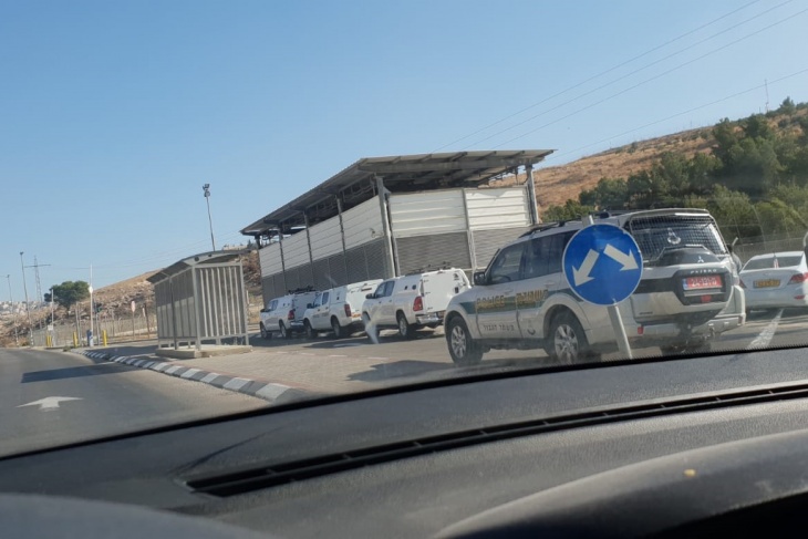 تمهيدا للهدم- الاحتلال يقتحم حي وادي الحمص بصور باهر