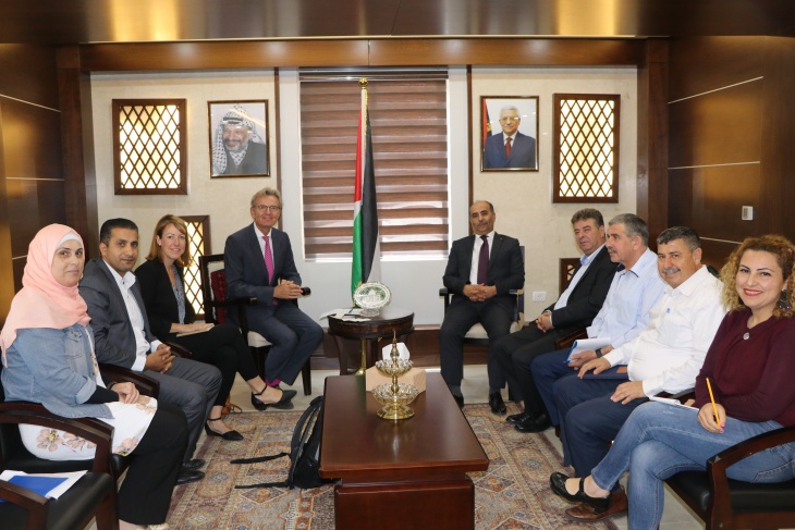 وزير الزراعة يبحث مع المؤسسة الألمانية تنفيذ عدد من المشاريع الزراعية