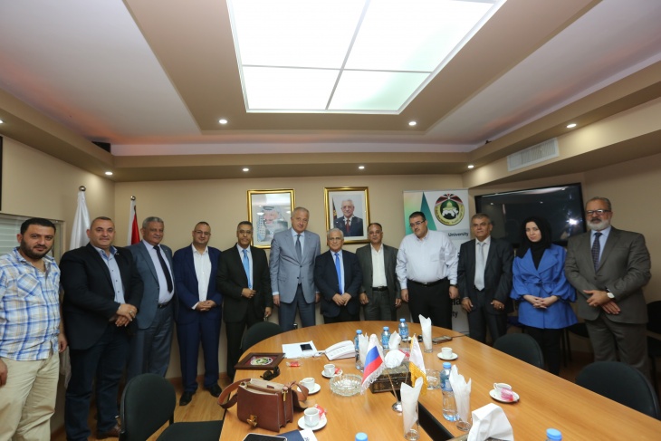 رئيس &quot;القدس المفتوحة&quot; يبحث مع السفير الروسي التعاون