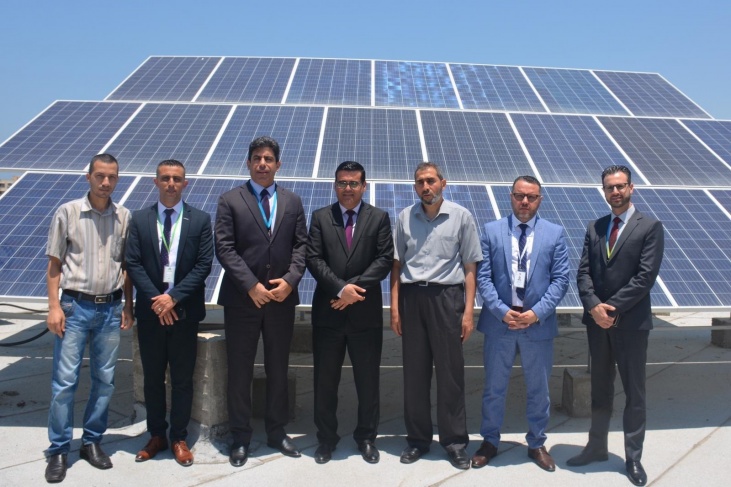 جوال و&quot;الخريجين المعاقين بصريا&quot; يفتتحان مشروع الطاقة الشمسية بغزة