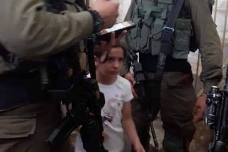 الاحتلال يحقق مع طفلة 6 سنوات بالخليل
