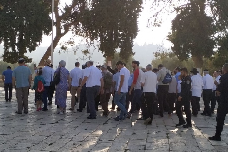 اقتحام الأقصى- مطالبات متطرفة بإغلاق المسجد أول ايام العيد(فيديو)