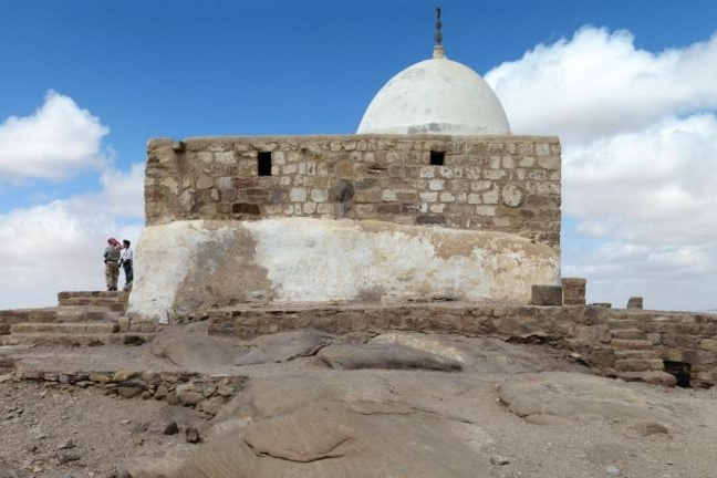 الأردن يعيد فتح مقام النبي هارون بعد أزمة المستوطنين