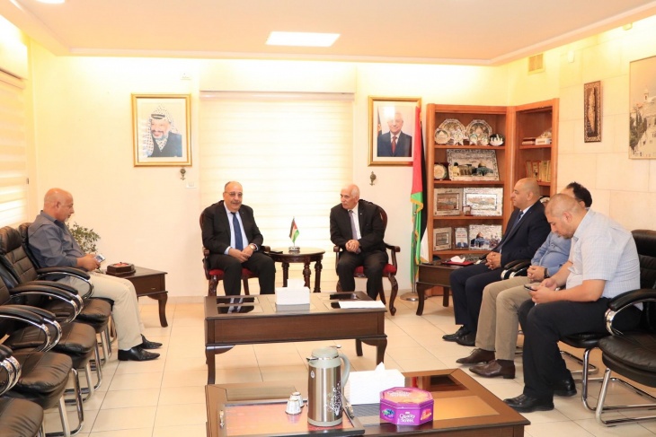 المحافظ حميد والسفير ابو علي يبحثان امكانيات تعزيز التعاون