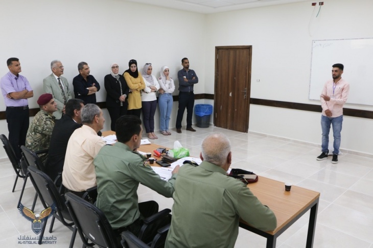 اللواء الطيراوي يشارك لجان المقابلات بإختبار الطلبة الجدد