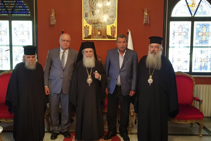 خوري يدعو للحفاظ على الوضع القانوني والتاريخي القائم للأماكن المقدسة
