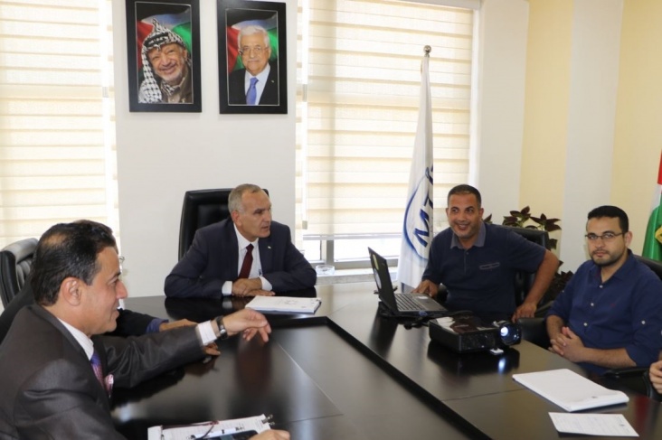 وزير الاتصالات يؤكد أهمية الحفاظ على الموروث الثقافي الفلسطيني