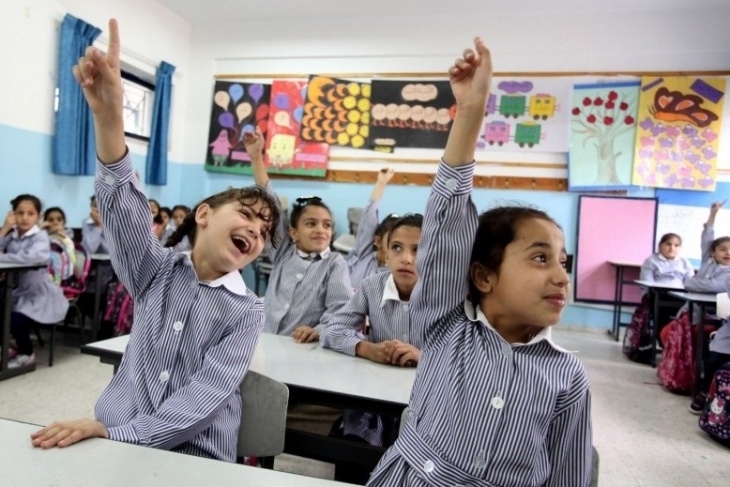 Education decides to transfer education in West Bank schools electronically