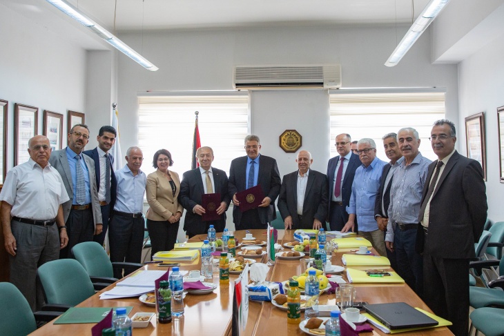 جامعة القدس والمواصفات والمقاييس توقعان اتفاقية تعاون علمي وفني