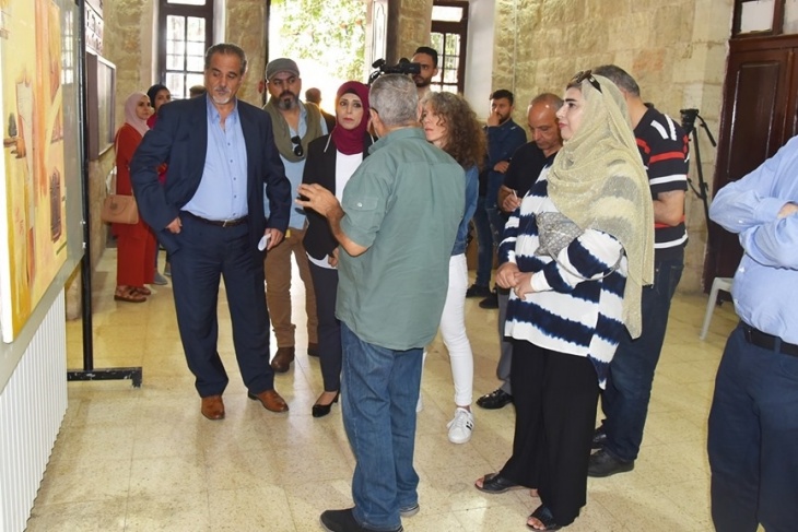 الثقافة تفتتح معرض الفن التشكيلي للفنان محمد الحاج من غزة