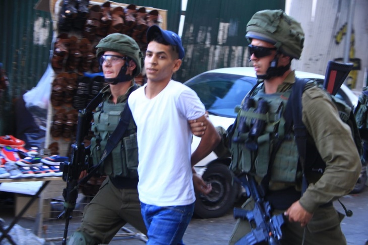 الاحتلال يعتقل 3 مواطنين من مدينة الخليل