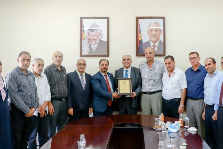 جامعة خضوري بالعروب تفتتح مختبرا للحاسوب