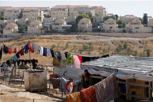 سابقة-اسرائيل تكيّف قوانين تسمح للمستوطنين بتملك اراض في الضفة