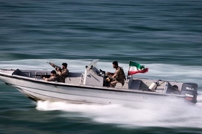 ايران تعلن ضبط سفينة متجهة للامارات تهرب الديزل