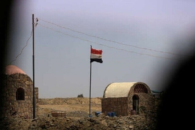 مقتل عقيد مصري وجندي وأصابة 2 في تفجير سيارة بسيناء