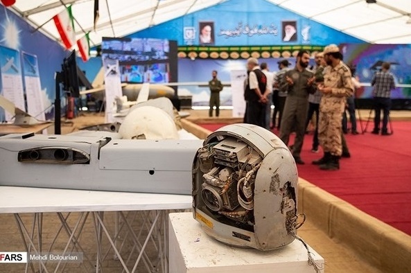 إيران تعرض 11 مسيرة أسقطتها لإسرائيل وأمريكا وبريطانيا