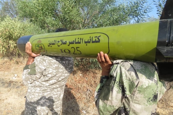 كتائب الناصر تعلن إدخال صاروخ جديد للخدمة العسكرية