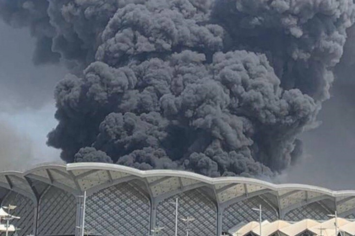 فيديو- حريق هائل بمحطة قطار الحرمين في جدة
