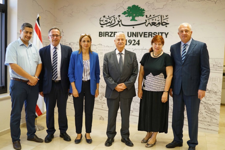 جامعة بيرزيت وسفارة روسيا الاتحادية تبحثان التعاون