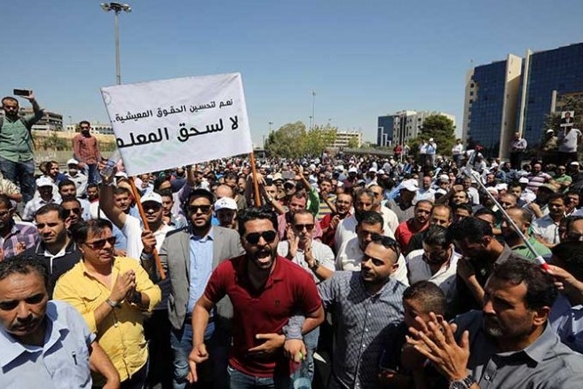 نقابة المعلمين الأردنيين تعلق الإضراب