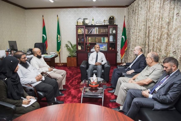 الهباش يلتقي وزيري الخارجية والشؤون الإسلامية في جمهورية المالديف