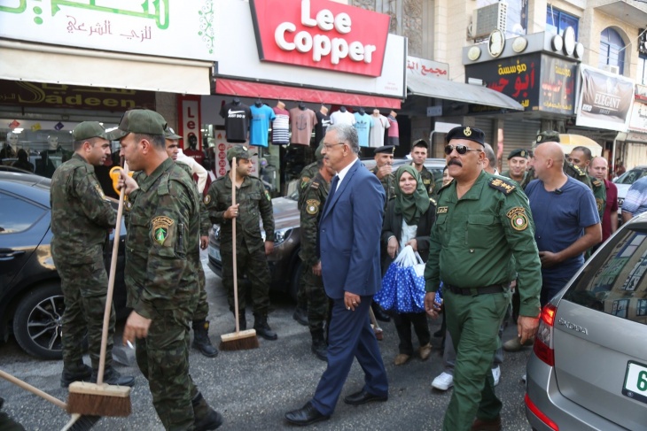 أبو بكر يشدد على أهمية القيام بالواجب تجاه الحفاظ على النظافة
