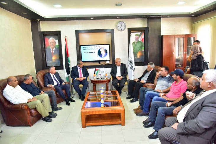 بلدية يطا تستقبل وزيري الاشغال العامة والريادة والتمكين