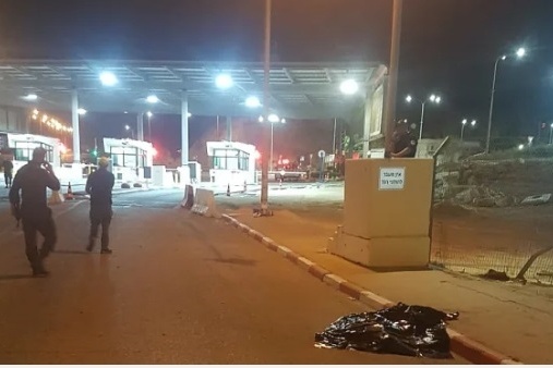 استشهاد شاب بدعوى محاولته الطعن