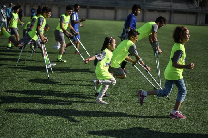 انطلاق أول فريق لناشئي كرة القدم لذوي البتر في غزة