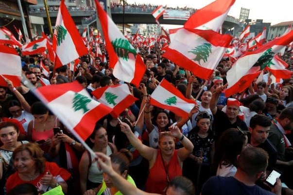 لليوم السادس- لبنان يواصل الثورة