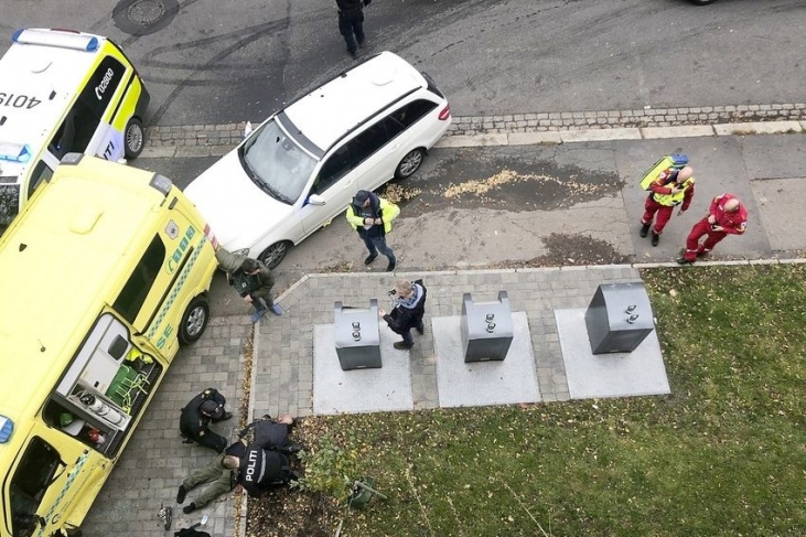 مسلح يسرق سيارة إسعاف ويدهس عدد من المواطنين في النرويج