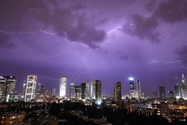 اسرائيل تتوقع عاصفة مدارية عنيفة