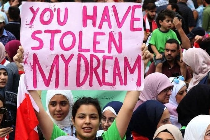 لبنان.. أسبوع من الاحتجاجات وخوف &quot;البلد المعلقة&quot; يتنامى