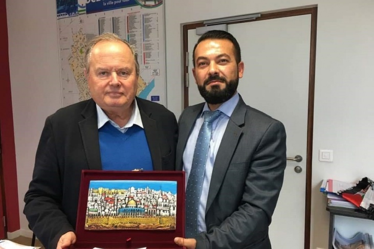 سفارة فلسطين لدى فرنسا تلتقي رئيس بلدية مدينة بيزون