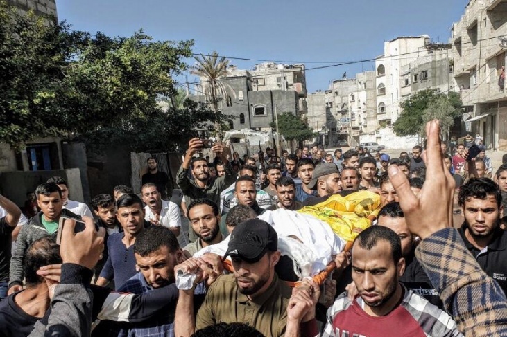 الفلسطينيون يشيعون شهيد خان يونس