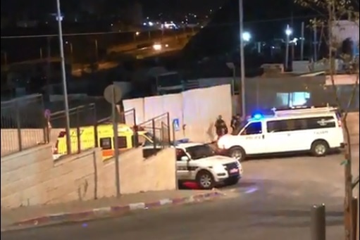 اصابات بجروح واختناق في اعتداءات للاحتلال في القدس(فيديو)