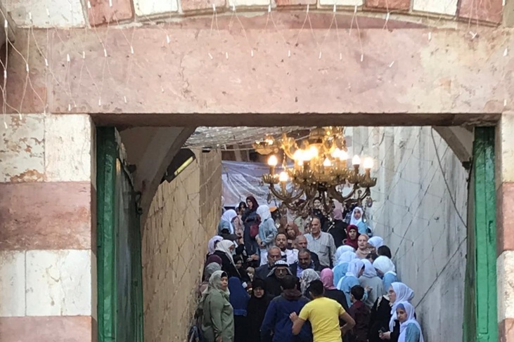 الاحتلال يفتح الحرم الابراهيمي 24 ساعة امام المصلين