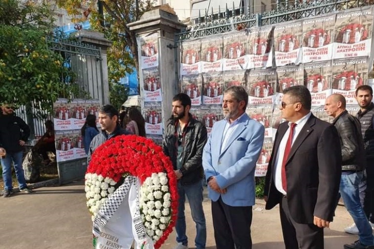 السفير طوباسي يضع اكليلا من الورود على ضريح شهداء الحركة الطلابية