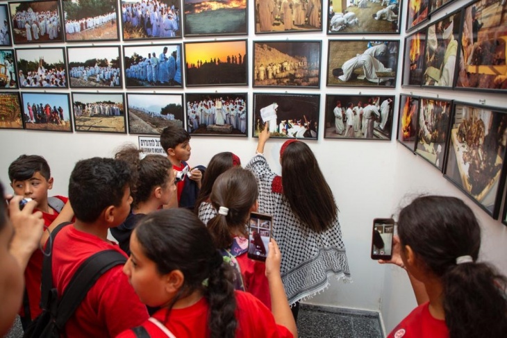 طلبة أكاديمية روابي في زيارة تعليمية لمدرسة جرزيم والمتحف السامري