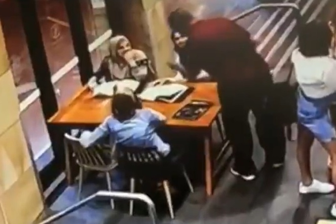 شاهد- مسلمة حبلى تتعرض لضرب وحشي في أستراليا والدوافع عنصرية