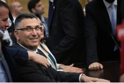 ساعر ينفي قيامه بمفاوضات مع الليكود لتشكيل حكومة بديلة 